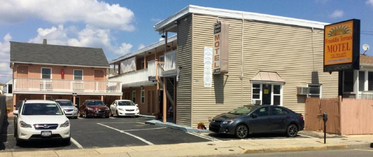 Franklin Terrace Motel Сийсайд Хайтс Екстериор снимка
