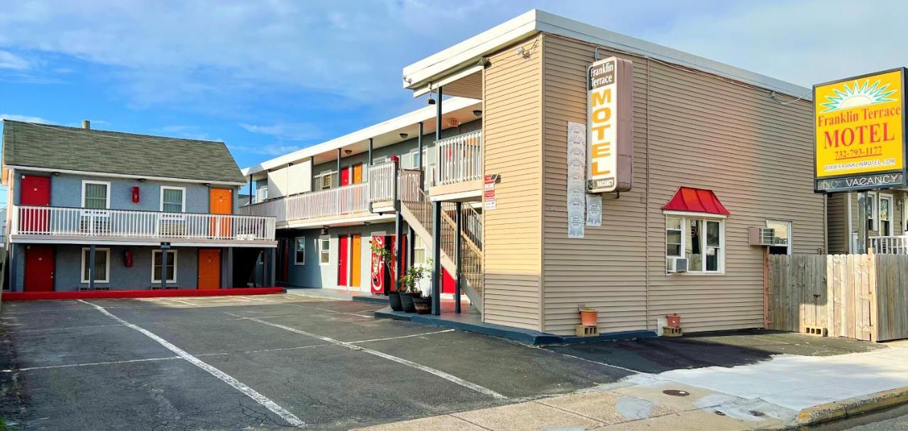 Franklin Terrace Motel Сийсайд Хайтс Екстериор снимка