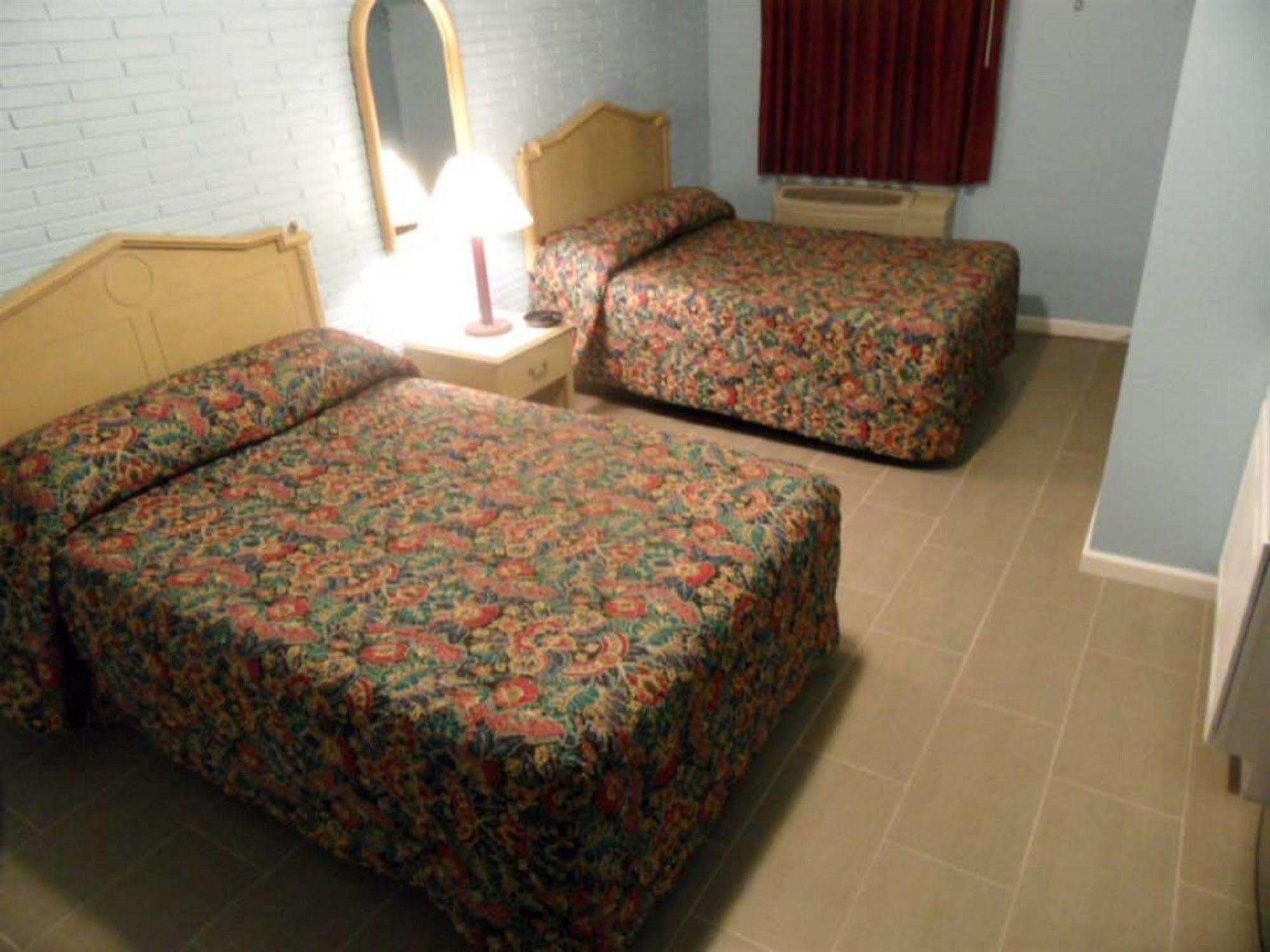 Franklin Terrace Motel Сийсайд Хайтс Екстериор снимка